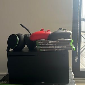 X-Box X Series/Games/Headset/Controller